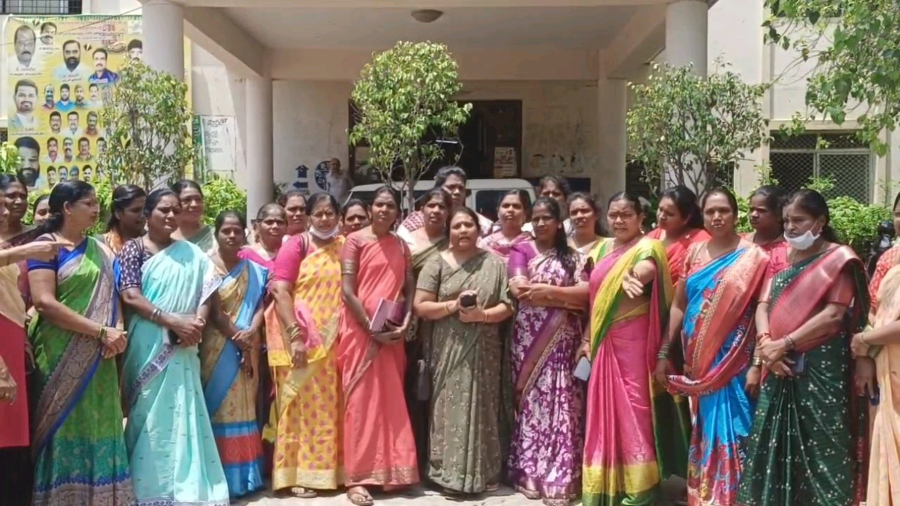 కులగనన సర్వే చేసిన వారికి డబ్బులు చెల్లించండి.