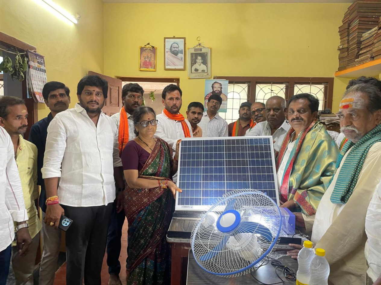 చేనేత కార్మికుల సంక్షేమానికి కేంద్ర, రాష్ట్ర ప్రభుత్వాలు కృషి