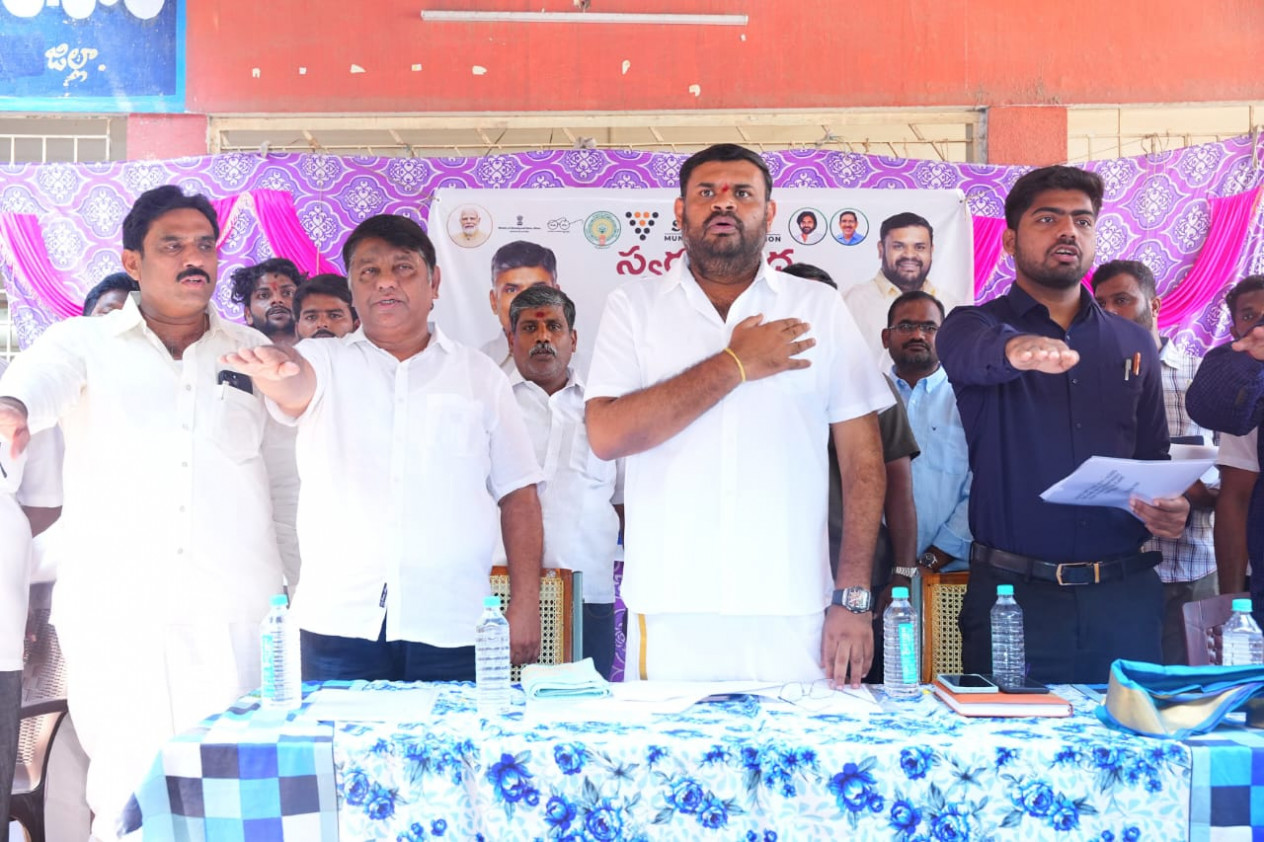 స్వర్ణాంధ్ర -స్వచ్ఛాంధ్రే ప్రభుత్వ లక్ష్యం : బొజ్జల సుధీర్రెడ్డి