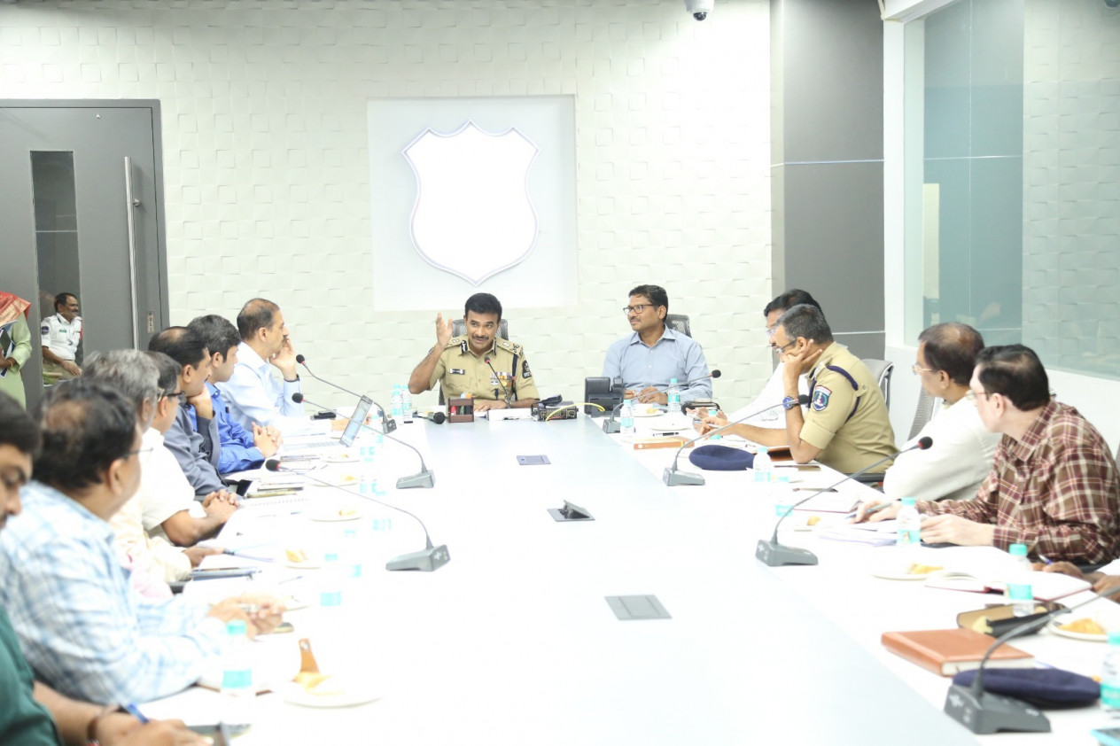 వర్షాకాల పరిస్థితులపై కమాండ్ కంట్రోల్ లో కో ఆర్డినేషన్ సమావేశం...