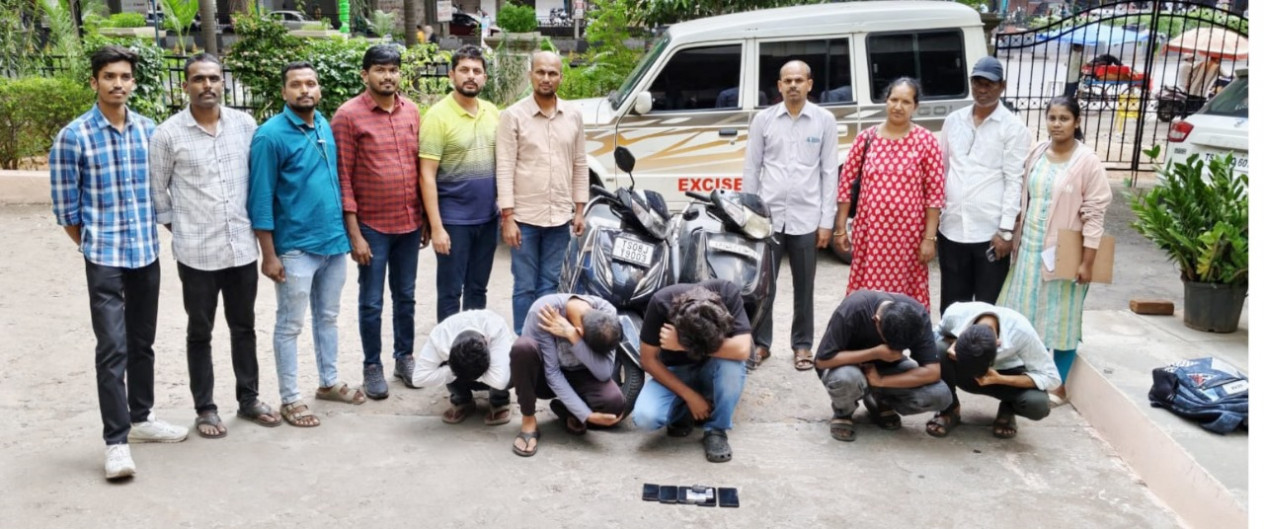అమీర్ పేటలో డ్రగ్స్... ధూల్ పేటలో గంజాయి స్వాధీనం