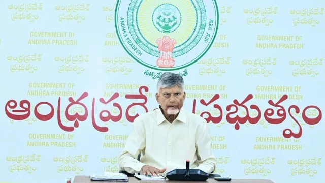 అర్నబ్ ప్రభావిత జిల్లాల్లో సీఎం ఏరియల్ సర్వే అర్నబ్ తుపాను