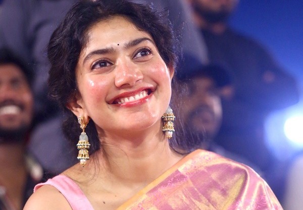 పింక్ సిల్క్ శారీలో సీతమ్మ..