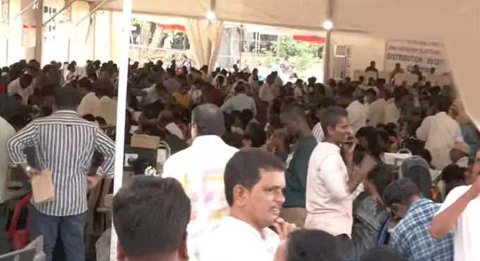 ఏపీలో పోలింగ్ సామగ్రి పంపిణీ షురూ..